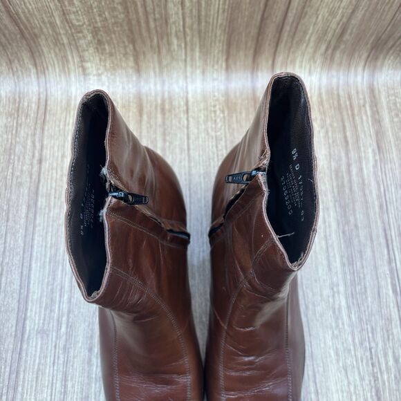 FLORSHEIM IMPERIAL MEN'S 9.5 D BROWN LEATHER SIDE ZIP ANKLE  BOOTS. - Picture 7 of 8